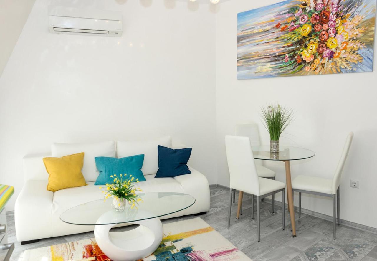Acrylic & Pastel Apartments Varna Exterior photo