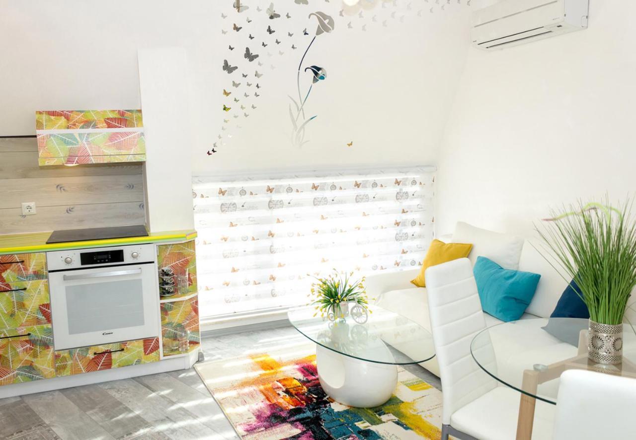 Acrylic & Pastel Apartments Varna Exterior photo